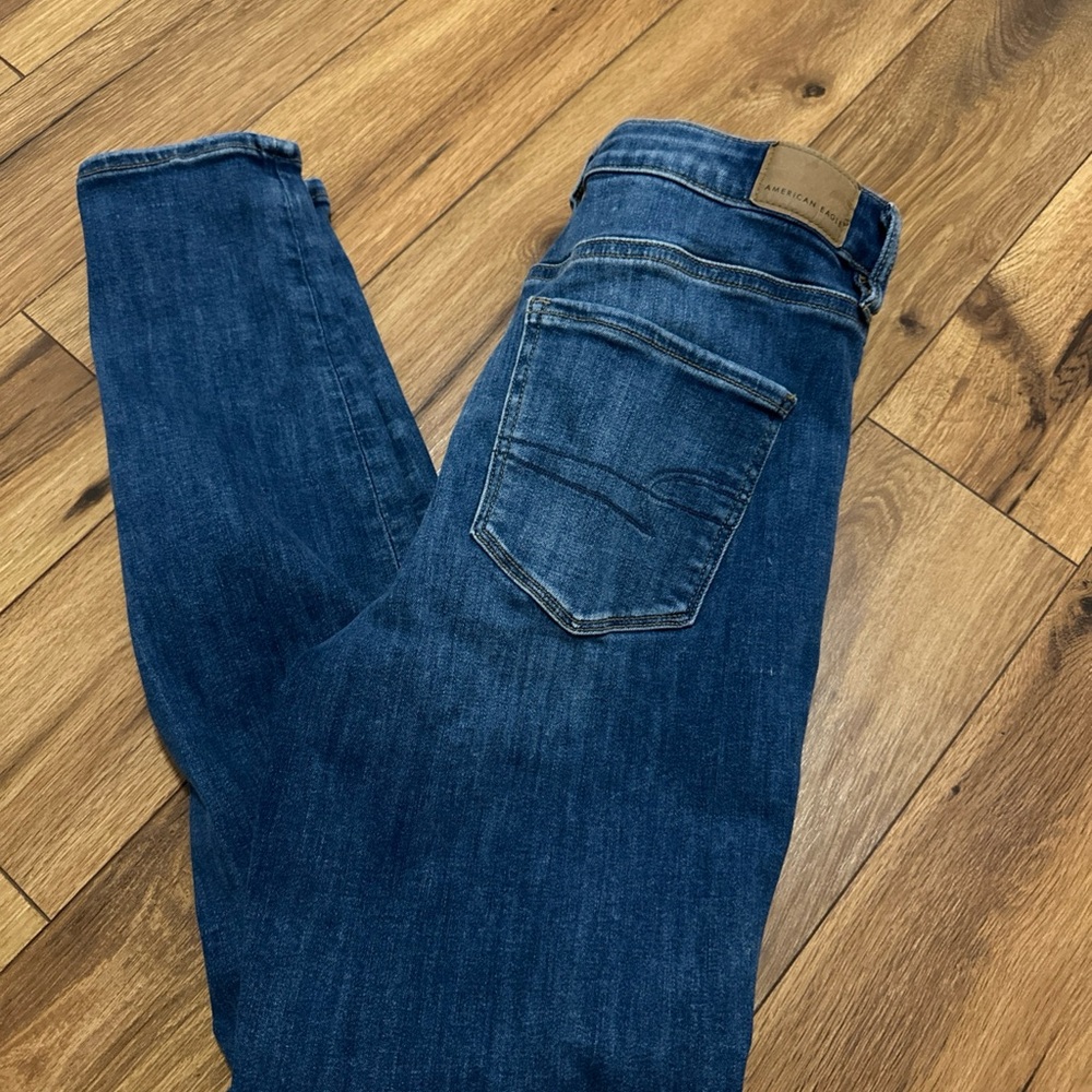 AE Hi Rise Skinny Leg Size 8 Jeans